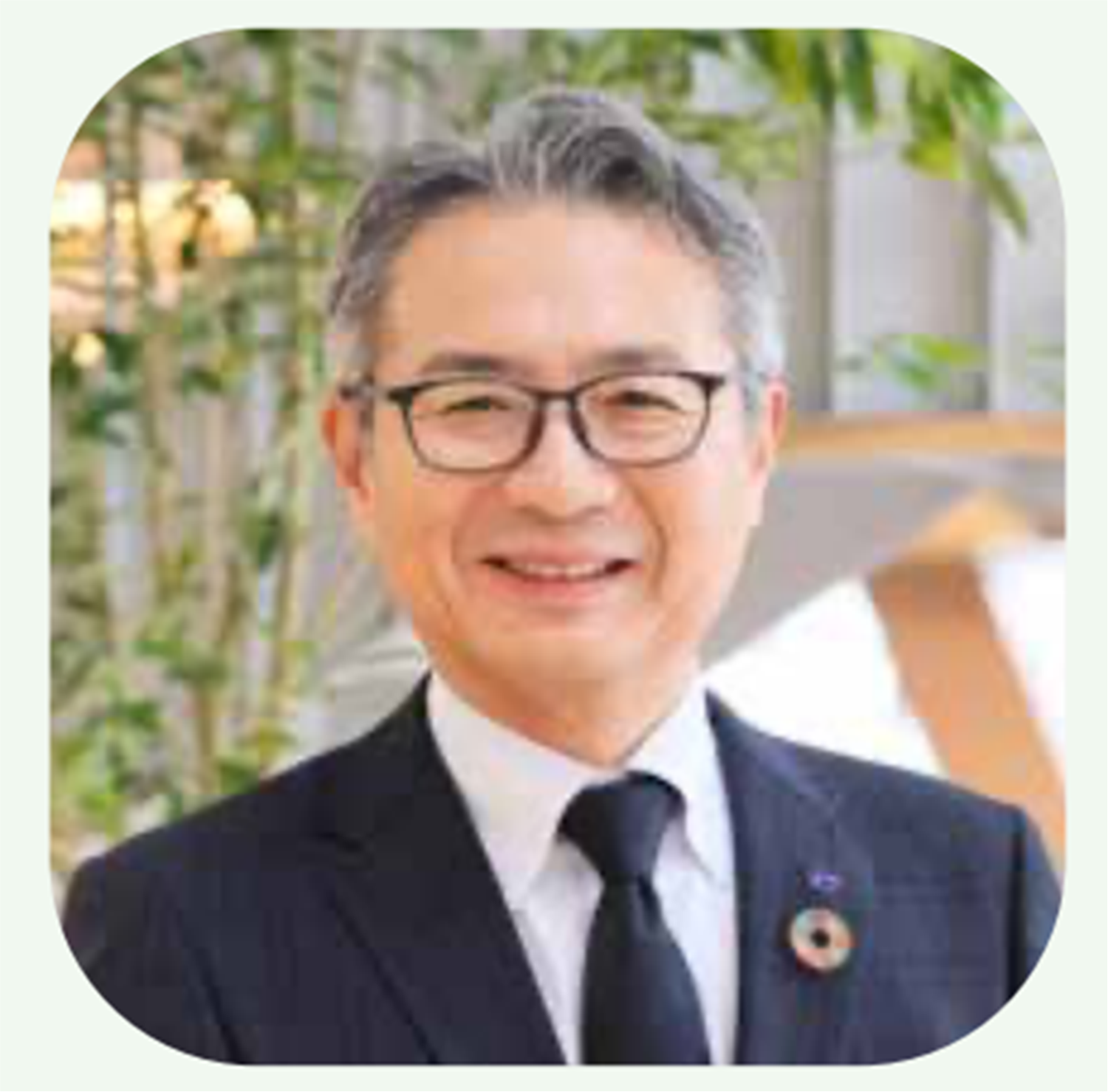 西経子氏